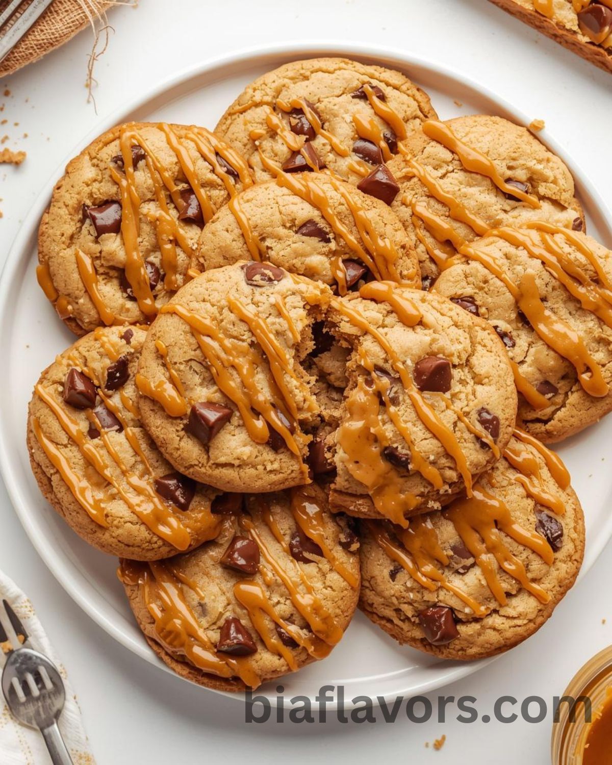 Soft chocolate chip Biscoff cookies loaded with cookie butter and chocolate chunks